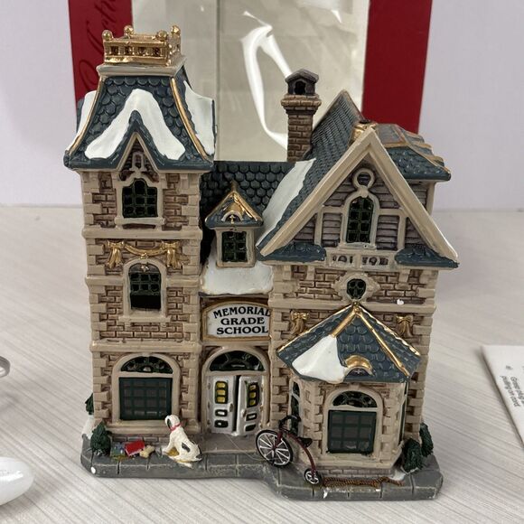 Lemax Village Collection Christmas Village Memorial Grade School #45011CV 2004 - Picture 2 of 7